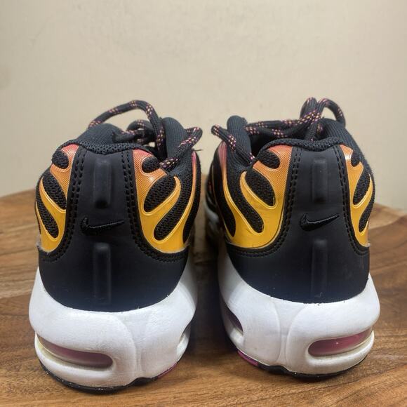 Nike Air Max Plus Active Pink Girls Black Pink Orange Size 2Y Shoes DX9265-001 - Picture 4 of 9